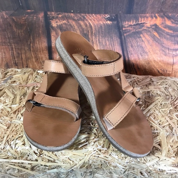 teva universal slide tan